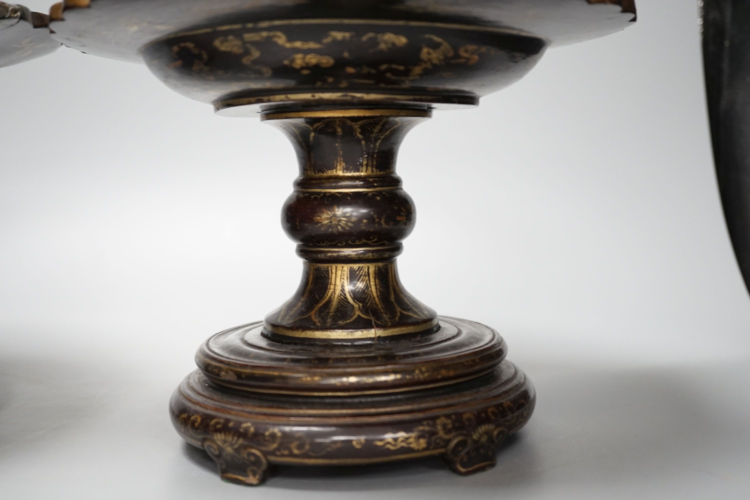 Two 18th century Chinese lacquered wood tazzas (one a.f.) - 17cm high